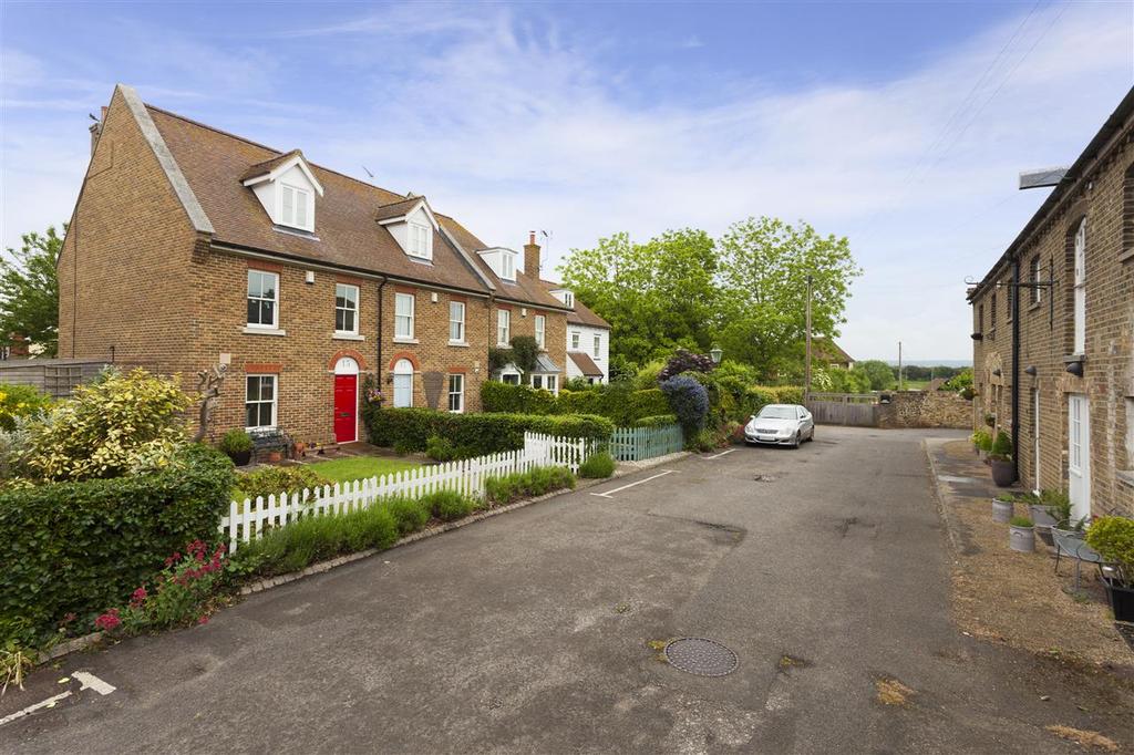 Abbey Road, Faversham 3 bed end of terrace house £475,000