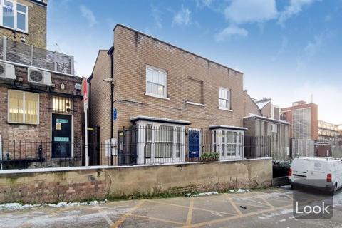 2 bedroom apartment to rent, Forum Court, Bow, E3