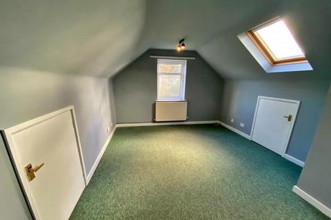 5 bedroom detached bungalow to rent, Wareham