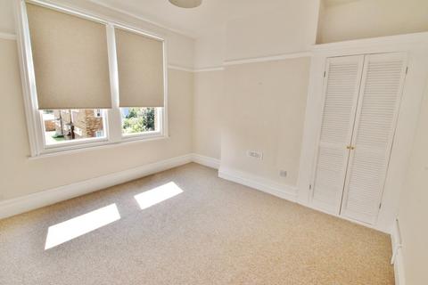 2 bedroom apartment to rent, Glengall Road, Woodford Green