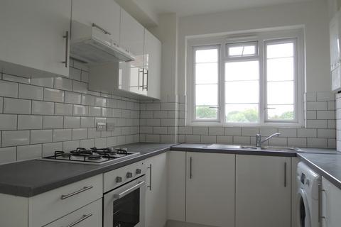 3 bedroom flat to rent, Beaumont Court, Upper Clapton Road, E5