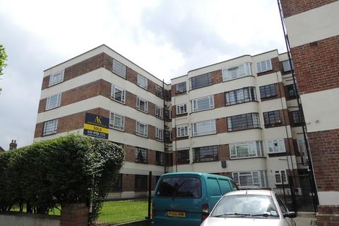 3 bedroom flat to rent, Beaumont Court, Upper Clapton Road, E5