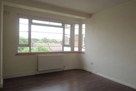 3 bedroom flat to rent, Beaumont Court, Upper Clapton Road, E5