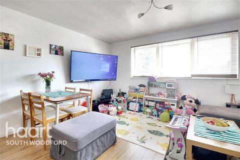 2 bedroom flat to rent, Deborah Court, South Woodford, E18