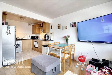 2 bedroom flat to rent, Deborah Court, South Woodford, E18