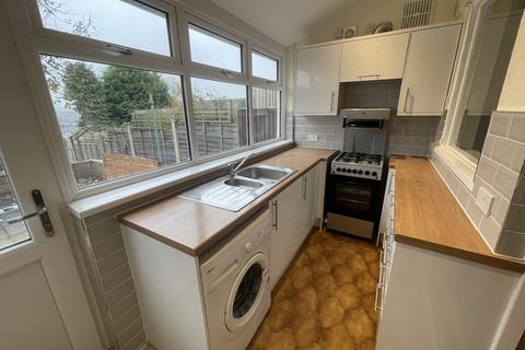 2 bedroom semi-detached house to rent, HALESOWEN - Margaret Avenue