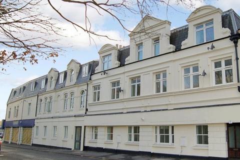 1 bedroom apartment to rent, Junction Road,