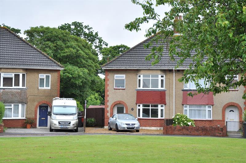 Highlands Crescent, Bournemouth 3 bed semidetached house £285,000