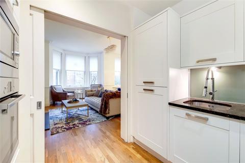 2 bedroom flat to rent, Windmill Hill, Hampstead, London
