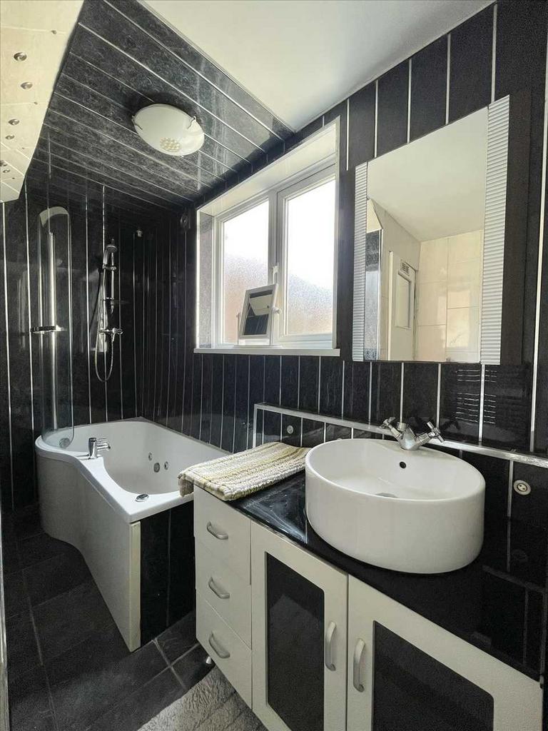 Bathroom/w.c.
