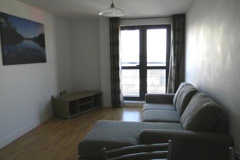2 bedroom apartment to rent - Queens Court, 55 Queens Dock Avenue, Hull, East Yorkshire, HU1 3DR
