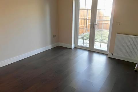 2 bedroom flat to rent, Fellowes Close, Watford