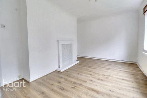 2 bedroom flat to rent, Sunderland Close, Rochester