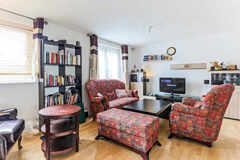 2 bedroom semi-detached house to rent - Friars Mead, London, E14