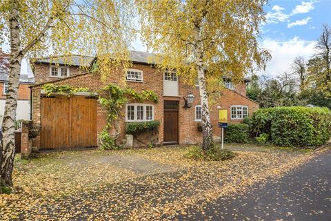 4 bedroom detached house to rent, Spencer Gardens, Englefield Green, Egham, Surrey, TW20