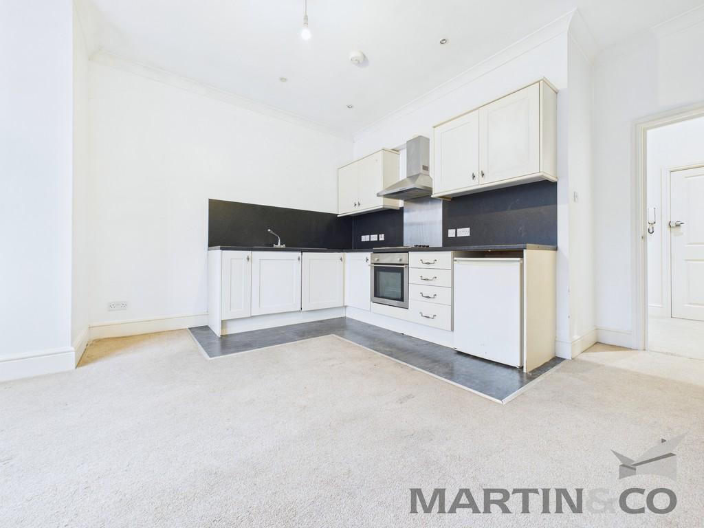 Lounge/Kitchen