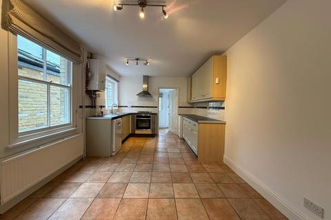 3 bedroom terraced house to rent, Eltisley Avenue, Newnham, Cambridge