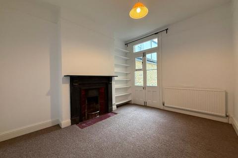3 bedroom terraced house to rent, Eltisley Avenue, Newnham, Cambridge