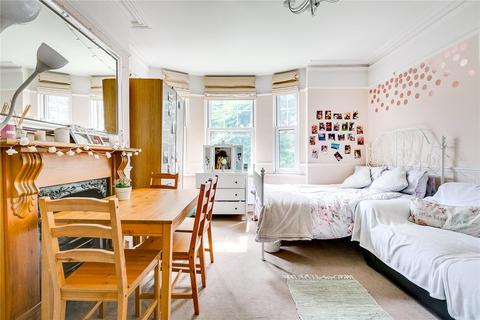 3 bedroom flat to rent, Morgan Mansions, Morgan Road, Islington, London