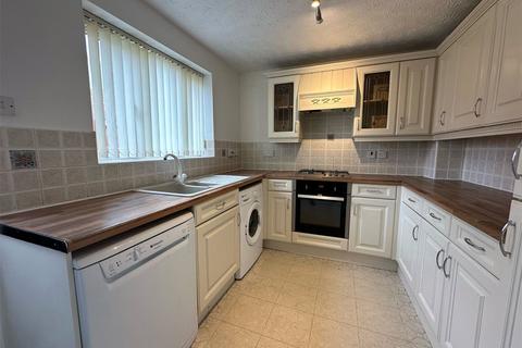 3 bedroom detached house to rent, Woodlea Gardens, Meanwood, Leeds