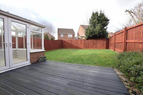 3 bedroom detached house to rent, Woodlea Gardens, Meanwood, Leeds