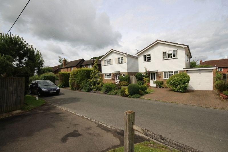 Snowdrop Lane, Lindfield, West Sussex 4 bed detached house £465,000