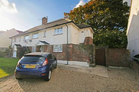 2 bedroom apartment to rent, Hornbeam Avenue, Chatham