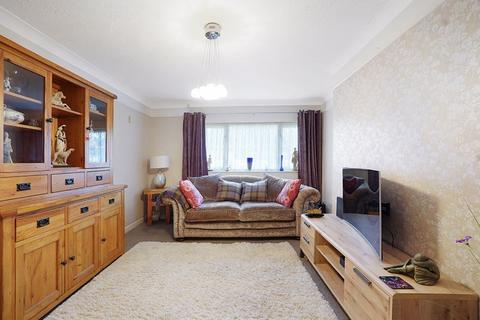 2 bedroom apartment to rent, Hornbeam Avenue, Chatham