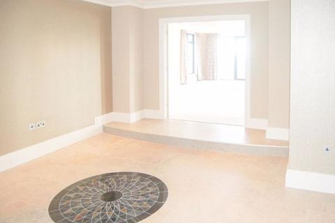 6 bedroom detached house for sale - 88 King Edward Road, Onchan, IM3 2AX