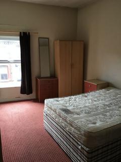 2 bedroom apartment to rent, *AVAILABLE JULY 2025* 2 Bedroom Flat student property on Smithdown Road, L15