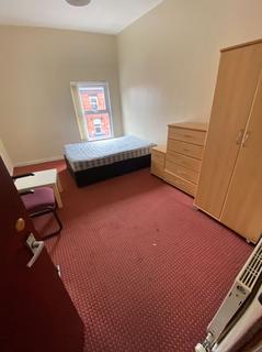 2 bedroom apartment to rent, *AVAILABLE JULY 2025* 2 Bedroom Flat student property on Smithdown Road, L15