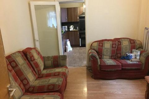 4 bedroom house to rent, Kensington Ave NO FEES (Half rent Summer), Victoria Park, Manchester M14