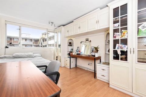 3 bedroom apartment to rent, Gilbert House, Usk Street, London, E2