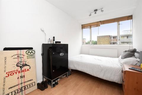 3 bedroom apartment to rent, Gilbert House, Usk Street, London, E2