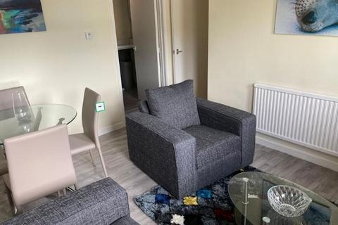 1 bedroom flat to rent, St Nicholas Square, Marina, Swansea. SA1 1UG.