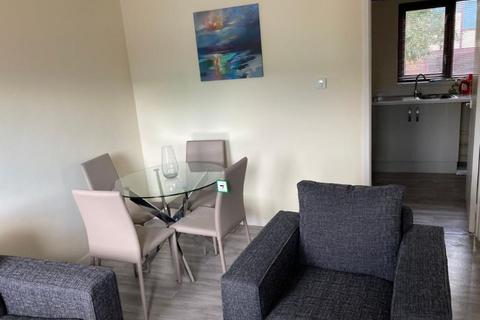 1 bedroom flat to rent, St Nicholas Square, Marina, Swansea. SA1 1UG.