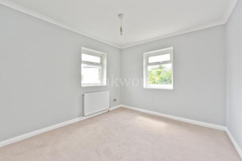 3 bedroom end of terrace house for sale, Hermitage Road, Harringay, London, N4