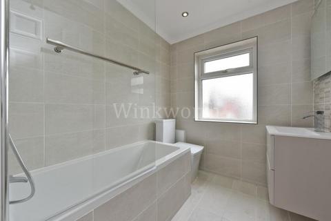 3 bedroom end of terrace house for sale, Hermitage Road, Harringay, London, N4