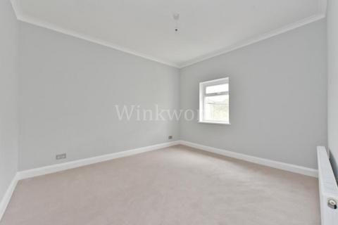 3 bedroom end of terrace house for sale, Hermitage Road, Harringay, London, N4