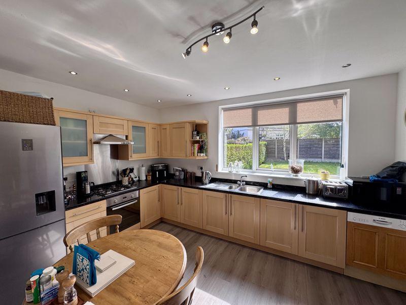 Dining kitchen