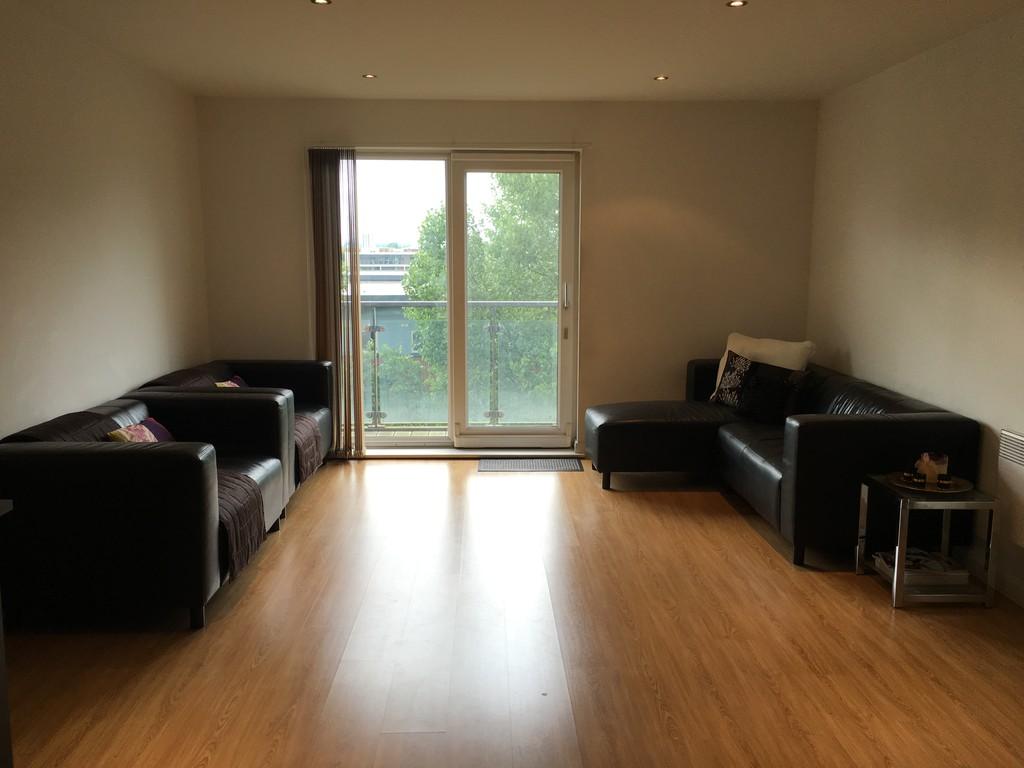 XQ7, Salford Quays 2 bed apartment £915 pcm (£211 pw)