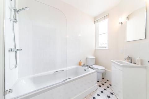 Studio to rent, Chester House, 19 Eccleston Place, London, SW1W