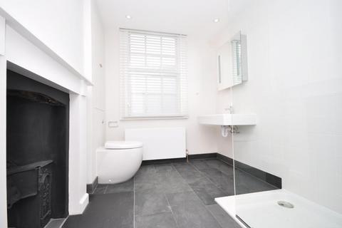 Studio to rent, Ganton Street, Soho, W1F