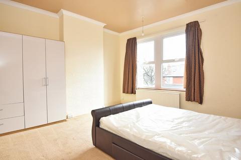 45 Hookstone Road, Harrogate, HG2 8BT