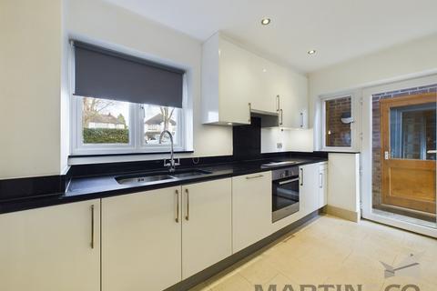 4 bedroom detached house to rent, Marshals Drive, St Albans