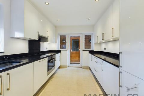 4 bedroom detached house to rent, Marshals Drive, St Albans