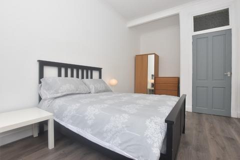 1 bedroom flat to rent, Dumbarton Road, Flat 2/3, Thornwood, Glasgow, G11 6RB