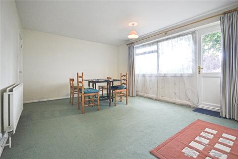 3 bedroom apartment to rent, Lingholme Close, Cambridge, CB4