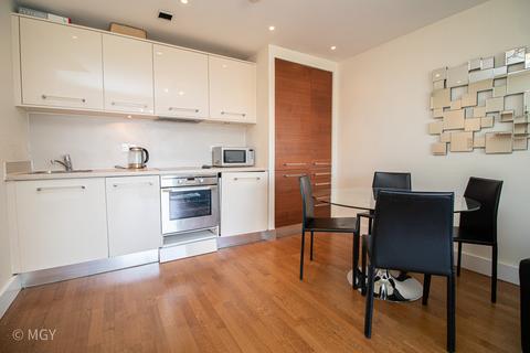 2 bedroom apartment to rent, Sirius House, Celestia, Cardiff Bay