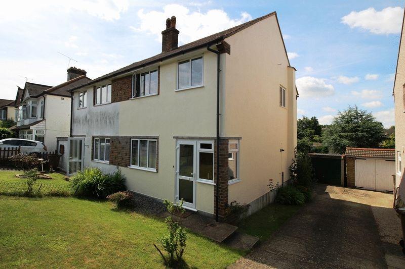 BANSTEAD ROAD, CATERHAM ON THE HILL 3 bed semidetached house £389,950